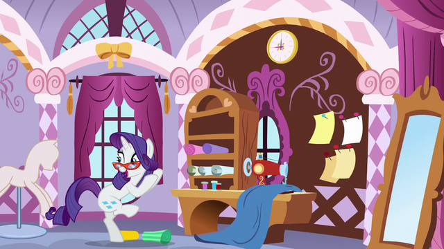 File:Rarity about to run off to window S5E14.png