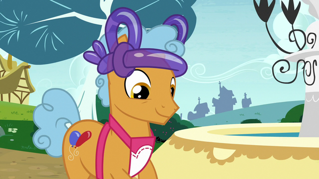 File:Twisty Pop making balloon animals S7E6.png