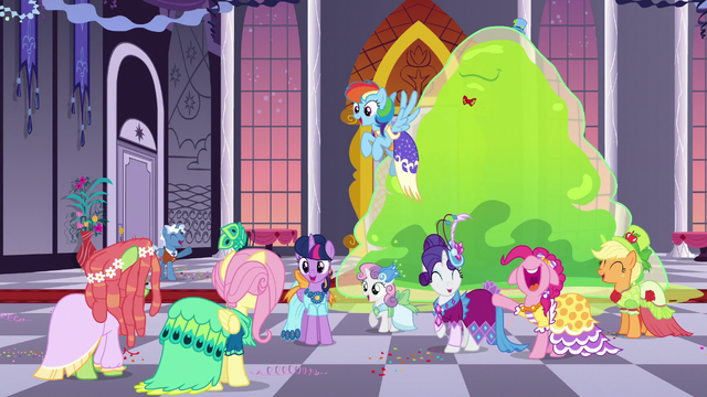 File:Gala ponies cheer for Tree Hugger S5E7.png