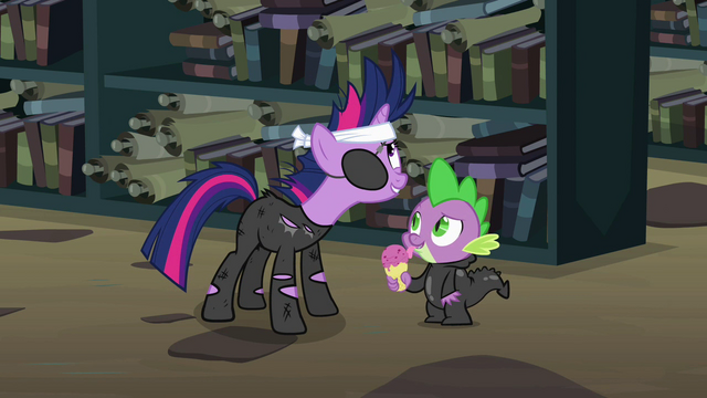 File:Twilight "I look ridiculous" S02E20.png