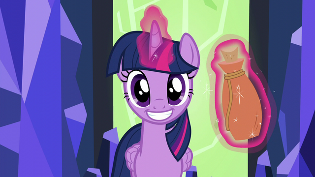 File:Twilight grinning suspiciously S5E22.png