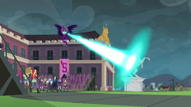 File:Midnight Sparkle destroying the Wondercolt statue EG3.png