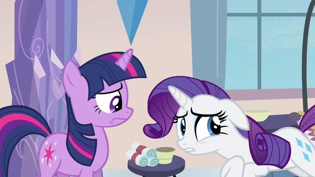 File:Rarity something's gone S3E12.png