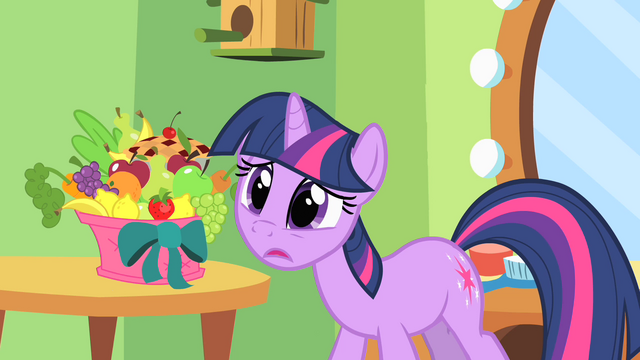 File:Twilight struggling to keep a secret S1E20.png
