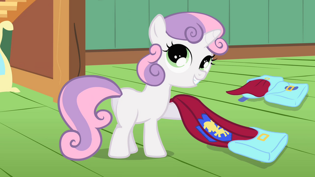 File:Sweetie Belle "and capes!" S01E17.png