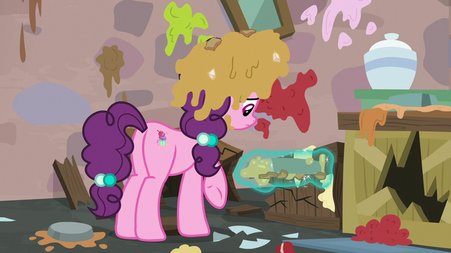 File:Sugar Belle looking at mess in her bakery S7E8.png