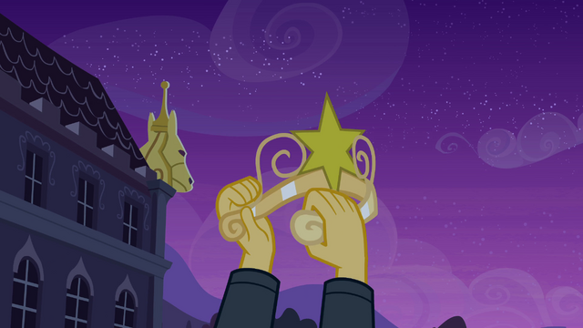 File:Sunset Shimmer catches the crown EG.png