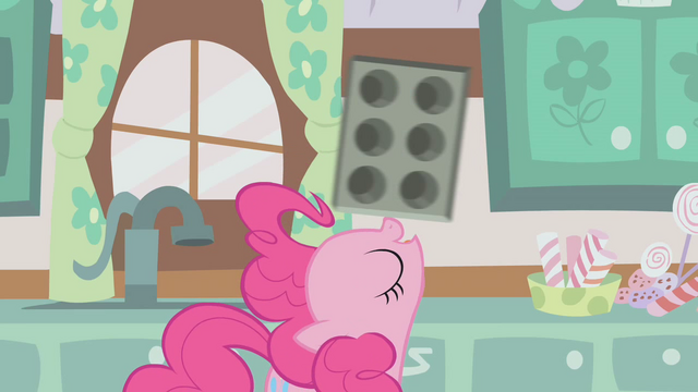 File:Pinkie Pie spinning cupcake tray on nose S1E12.png