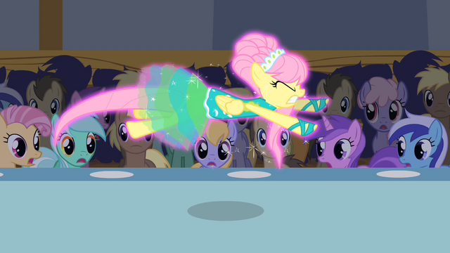 File:Fluttershy flying without wings S1E20.png
