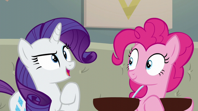 File:Rarity "I will go out and bring the crowd" S6E12.png