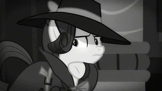 File:Rarity thinking S5E15.png