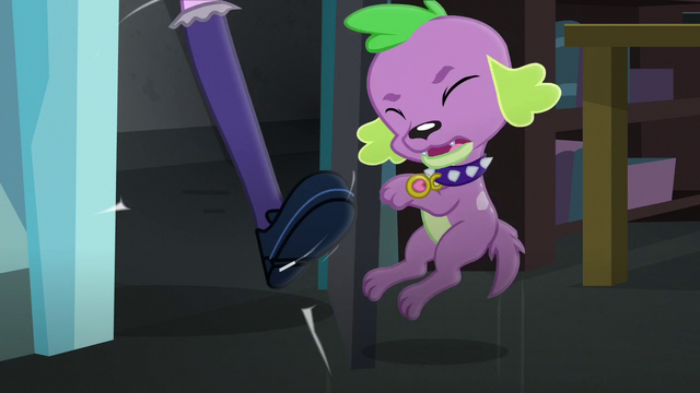 File:Sci-Twi kicks the door open EG3.png
