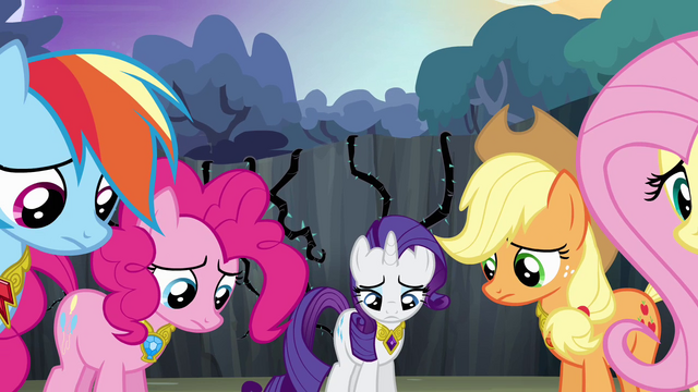 File:Twilight's friends losing hope S4E02.png