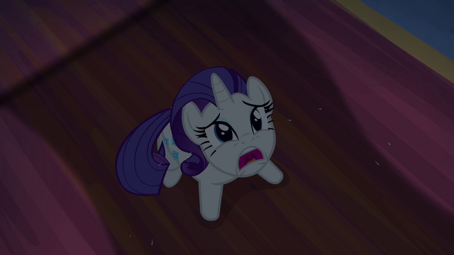 File:Tapestry about to fall on Rarity S04E03.png