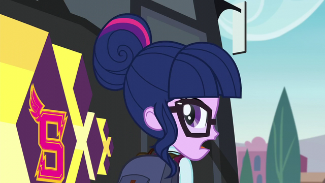 File:Sci-Twi turns around EG3.png