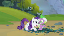 Rarity doing her part S3E9.png
