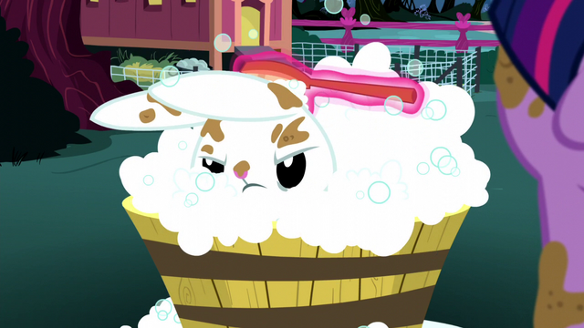 File:Twilight giving Angel a bath S5E3.png