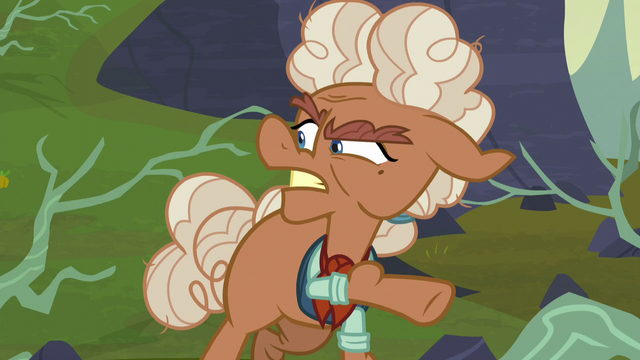 File:Ma Hooffield directs her family on the battlefield S5E23.png