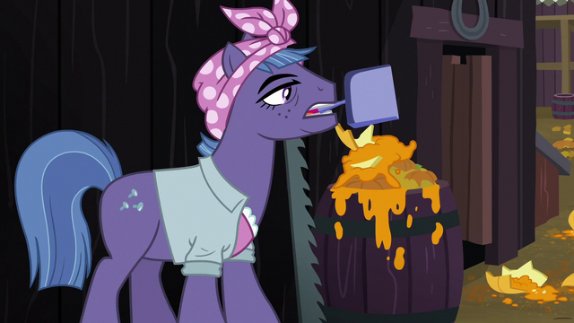 File:McColt mare dumps mashed pumpkin in a barrel S5E23.png