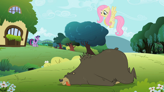 File:Fluttershy Bear K.O. S2E3.png