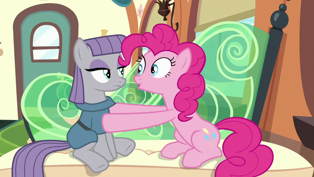 File:Pinkie making Maud face her S7E4.png