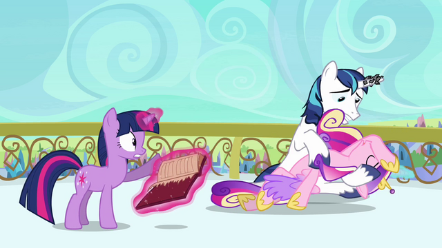 File:Shining catching Cadance S3E1.png