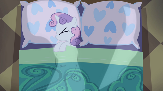 File:Sweetie Belle having trouble sleeping S4E19.png