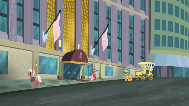File:The hotel S4E08.png
