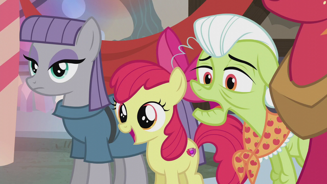 File:Apple Bloom in wide-eyed wonder S5E20.png