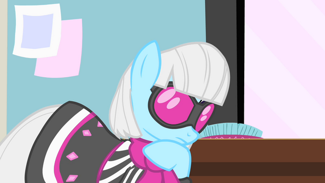 File:Photo Finish thinking S1E20.png