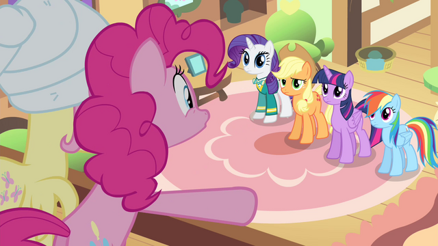 File:Pinkie Pie 'all eyes glued directly on you!' S4E14.png