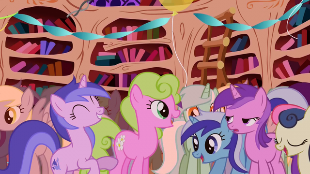 File:Popular background ponies S01E01.png