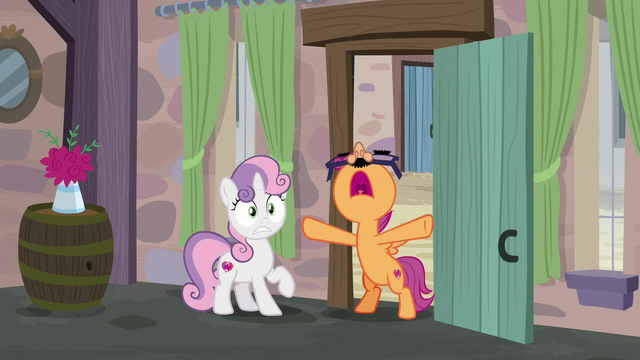 File:Scootaloo shouting "the cupcake has landed!" S7E8.png