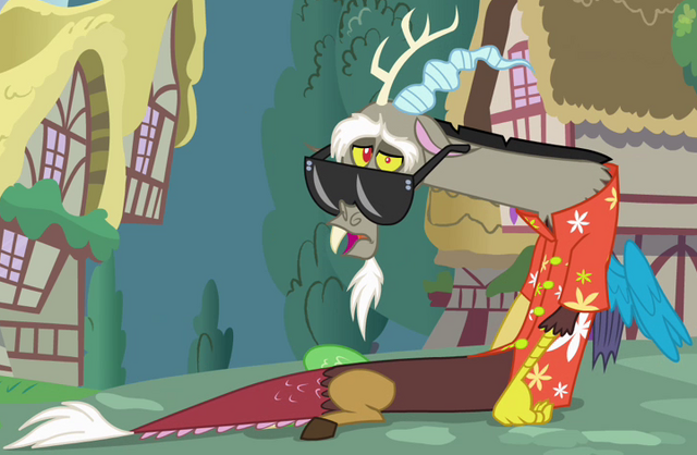 File:Discord sunbathing outfit ID S4E02.png