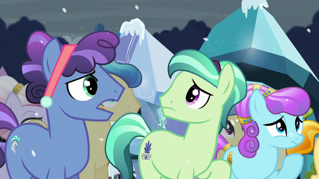 File:Crystal Ponies complaining S6E2.png