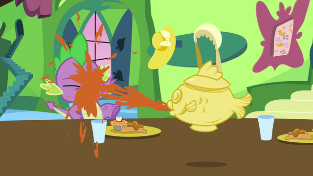 File:Spike sprayed with soup S03E10.png