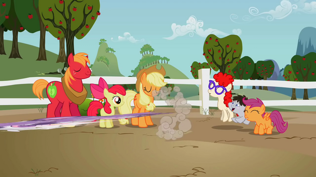 File:Sweetie Belle runs S2EP12.png