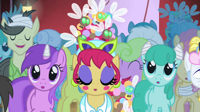 File:Crowd singing along S4E20.png