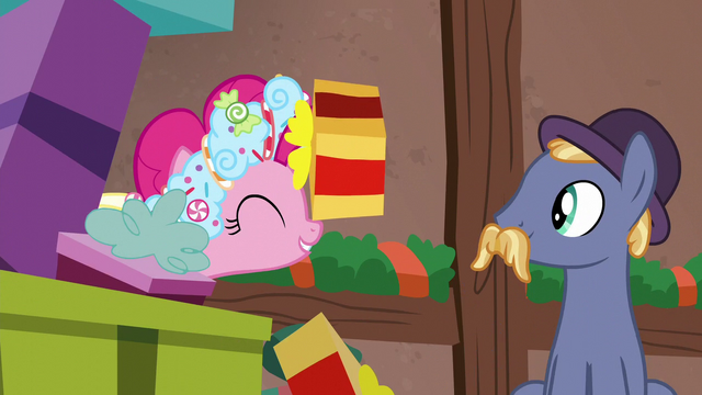 File:Stallion passes gift along to Spirit of HW Presents S6E8.png