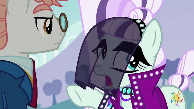 File:Rara "I'd love to go back to my trailer" S5E24.png