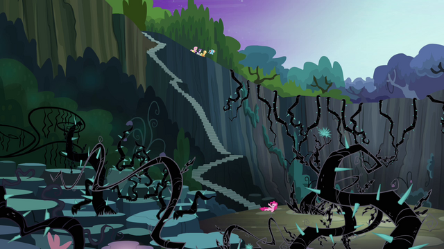 File:Pinkie Pie "take the stairs, silly!" S4E02.png