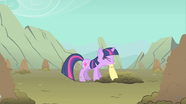 File:Twilight bite hold S1E19.png