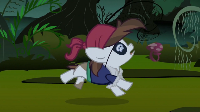 File:Pipsqueak running away S2E04.png