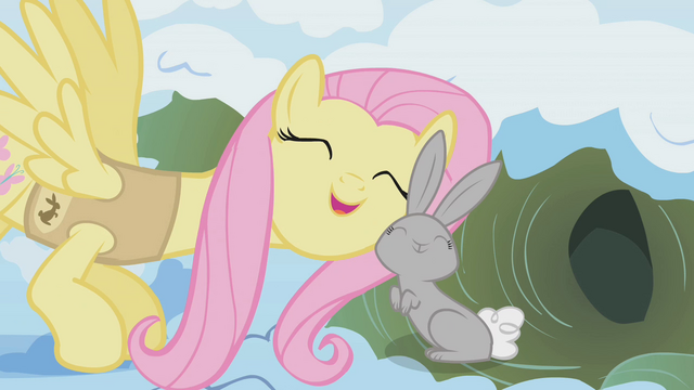 File:Fluttershy with bunny S01E11.png