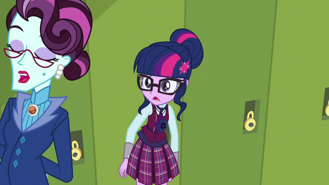 File:Cinch tempts Twilight with her application again EG3.png