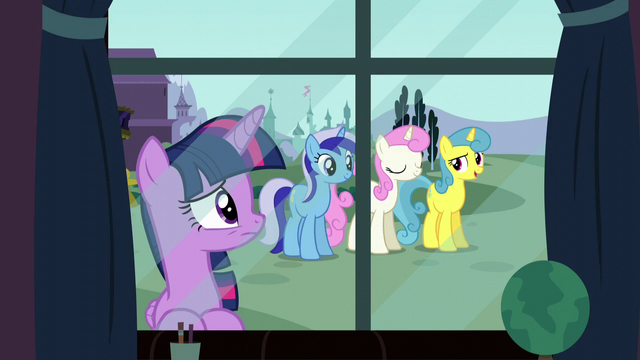 File:Lemon "Moon Dancer?" S5E12.png