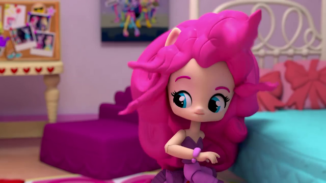 File:Pinkie Pie looking around her bedroom EGM1.png