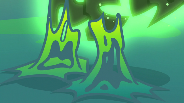 File:Changeling slime melting off of Thorax's hooves S6E26.png
