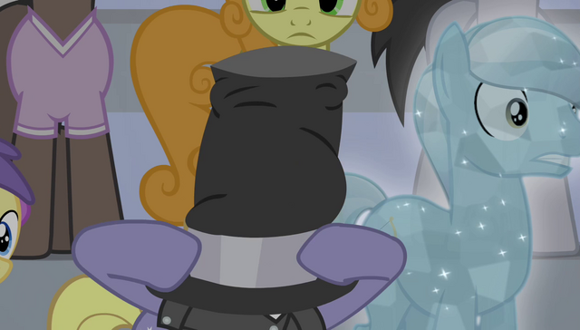 File:Unicorn stallion covering his head S4E24.png
