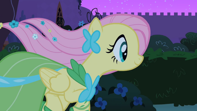 File:Fluttershy galloping 2 S01E26.png